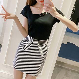 Set: V-neck Short-sleeve T-shirt + Striped Pencil Skirt