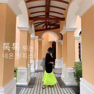 Round-neck Ruffle-hem Color-block T-shirt Dress