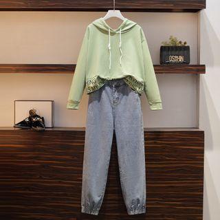 Lettering Hoodie / Denim Jogger Pants