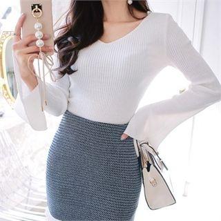 V-neck Slit-detail Ribbed Top