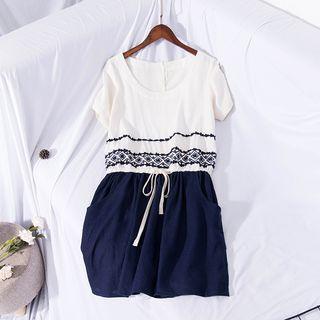 Short-sleeve A-line Dress Beige & Navy Blue - One Size