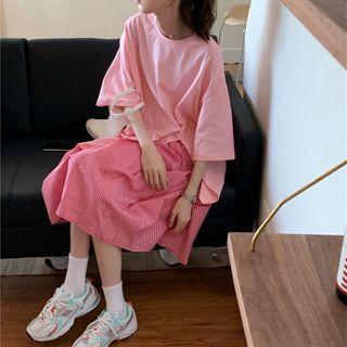 Short-sleeve T-shirt / Gingham Midi A-line Skirt