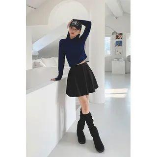 Turtle-neck M Lange Crop Top