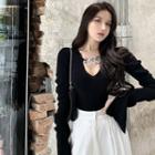 Chain Detail V-neck Knitted Top
