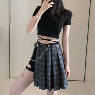 Short-sleeve Top / Plaid Mini Skirt / Belt / Shorts
