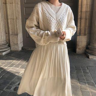 V-neck Cable-knit Sweater / Plain Long-sleeve Maxi Dress