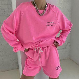 Lettering Sweatshirt / Sweatshorts