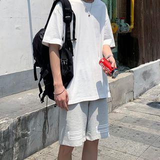 Set: Elbow-sleeve T-shirt + Printed Shorts