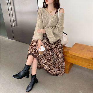 V-neck Sweater / Leopard Sleeveless Midi A-line Dress