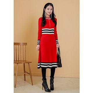 Contrast-collar A-line Long Knit Dress