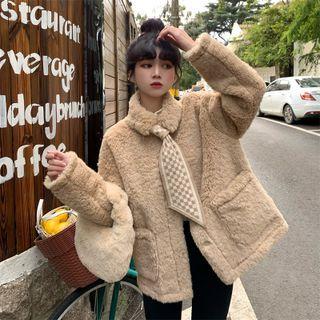 Fluffy Button Jacket / Checkered Tie Fluffy Collar
