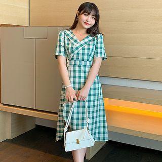 Short-sleeve V-neck Plaid Buttoned Dress