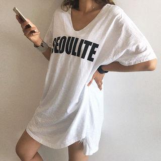 Lettering V-neck Oversized T-shirt