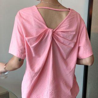 Short-sleeve Twisted T-shirt / Wide Leg Shorts