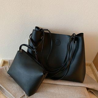 Zip Tassel Tote Bag
