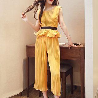 Set: Pleated Sleeveless Top + Pleated Cropped Pants