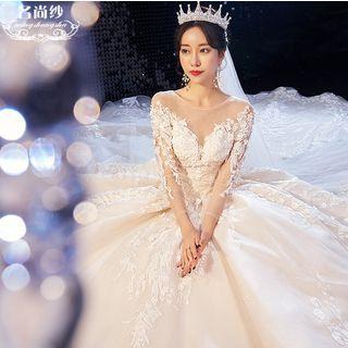 3/4-sleeve Floral Applique Paneled A-line Wedding Gown