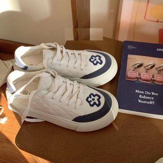 Flower Lace-up Sneakers