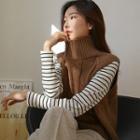 High-neck Dip-back Vest