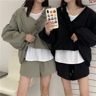 V-neck Cropped Sweatshirt / Tank Top / Shorts