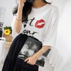 Elbow-sleeve Lips Lettering T-shirt