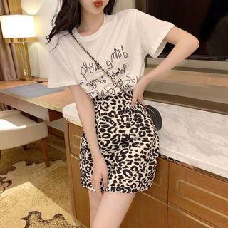 Set: Short-sleeve Lettering T-shirt + Leopard Print Skirt