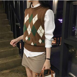 Pattern Knit Vest / Plain Long-sleeve Shirt