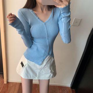 V-neck Knit Cardigan / A-line Skirt