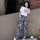 Short-sleeve Graphic Print Cropped T-shirt / Wide-leg Floral Print Pants