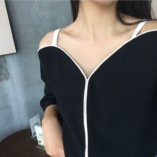 Piped Long-sleeve Cold Shoulder Top