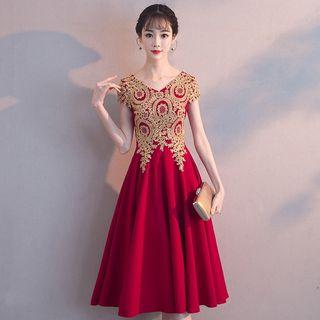 Short-sleeve Lace Panel Midi / Mini Pom Dress