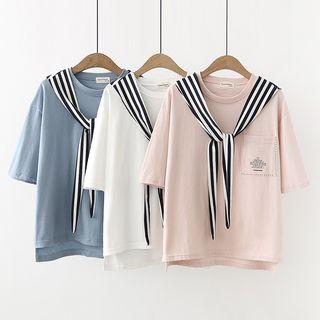 Short-sleeve T-shirt With Striped Shawl