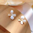 Floral Stud Earring 1 Pair - Cm1728 - White - One Size