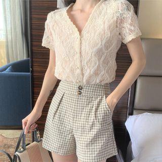 Short-sleeve Lace Top / High-waist Plaid Shorts