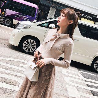 Tie Neck Knit Blouse