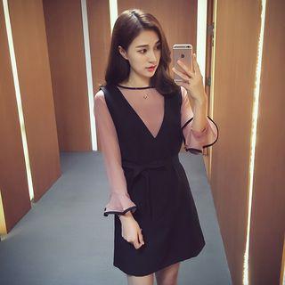 Set: Contrast Trim Bell-sleeve Top + V-neck Pinafore Dress