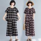 Set: Short-sleeve Plaid T-shirt + Wide-leg Pants