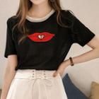 Short-sleeve Lips Embroidered Knit Top
