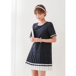 Pleated-hem Contrast-trim Dress