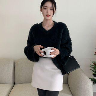 V-neck Furry Short Sweater