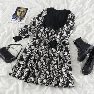 Long-sleeve Floral Print Knit Panel Midi Dress Black - One Size