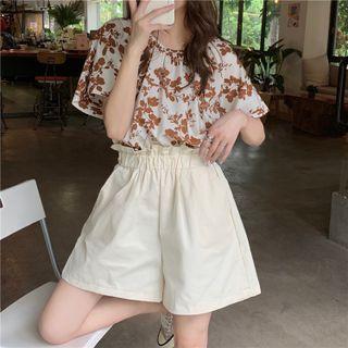 Short-sleeve Print Top / Plain High-waist Shorts