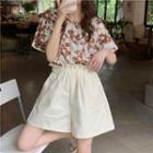 Short-sleeve Print Top / Plain High-waist Shorts