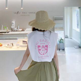 Graphic Print Sleeveless Top