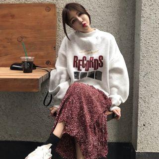 Print Mock Neck Pullover / Dotted Midi Crinkle Skirt