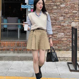 Zip-fly Pleated Shorts