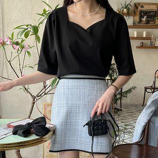 Plus Size Sweetheart-neck Pleated Top