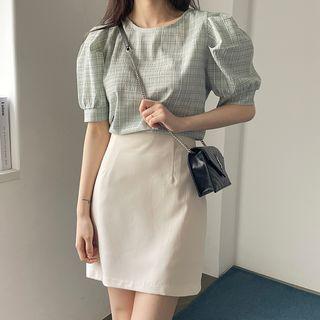 Puff-sleeve Round-neck Plaid Blouse