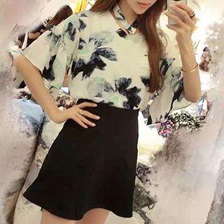 Set: Floral Print Bell-sleeve Top + A-line Skirt