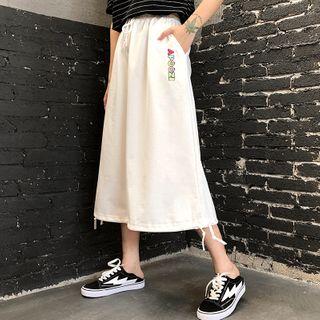 Short-sleeve Striped T-shirt / Midi Embroidered A-line Skirt